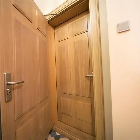 Apartment Quiet Old Town With Elevator Access Riga