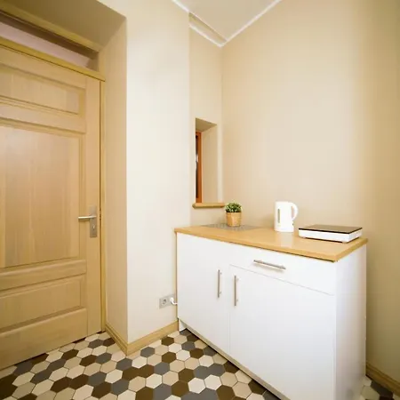 Apartment Quiet Old Town With Elevator Access *